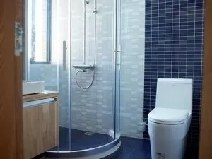 清爽简洁日式 卫生间瓷砖装饰图
