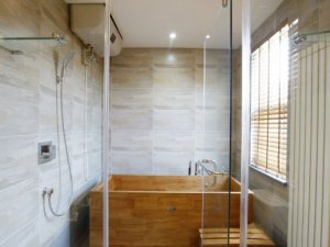 简单三居室日式风格家装卫生间效果图 日式卫生间隔断效果图