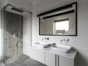 现代极简风格白色卫生间装修效果图  独立洗浴间效果图