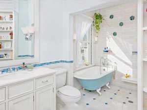 北欧风格卫生间装修效果图   蓝色浴缸图片