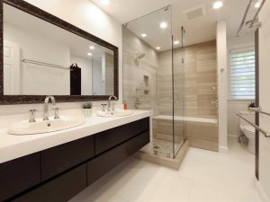 新中式风格卫生间装修效果图    红色实木浴室柜效果图