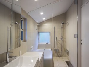 大空间卫生间浴室柜装修效果图    淋浴间装修效果图