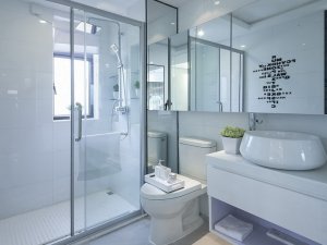 简约风格卫生间白色浴室柜装修效果图   淋浴间玻璃隔断图片