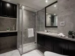灰色卫生间装修效果图 黑色浴室柜设计图片