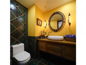 东南亚风情卫生间装修效果图 实木浴室柜图片