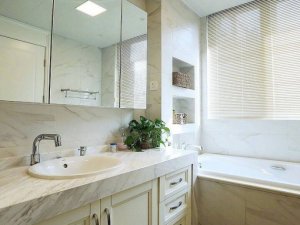 美式风格卫浴间装修效果图 花纹瓷砖卫浴图片