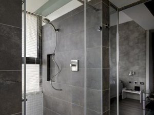 卧室淋浴间装修效果图 玻璃浴室设计图片