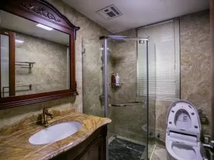 中式风浴室效果图 淋浴房浴室柜图片