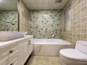 美式卫生间装修效果图 大理石装饰浴缸图片